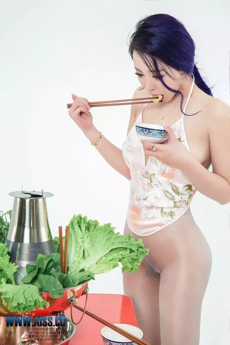 [AISS爱丝]写真 NO.081 美丝火锅年夜饭 美女写真图片-丽图社