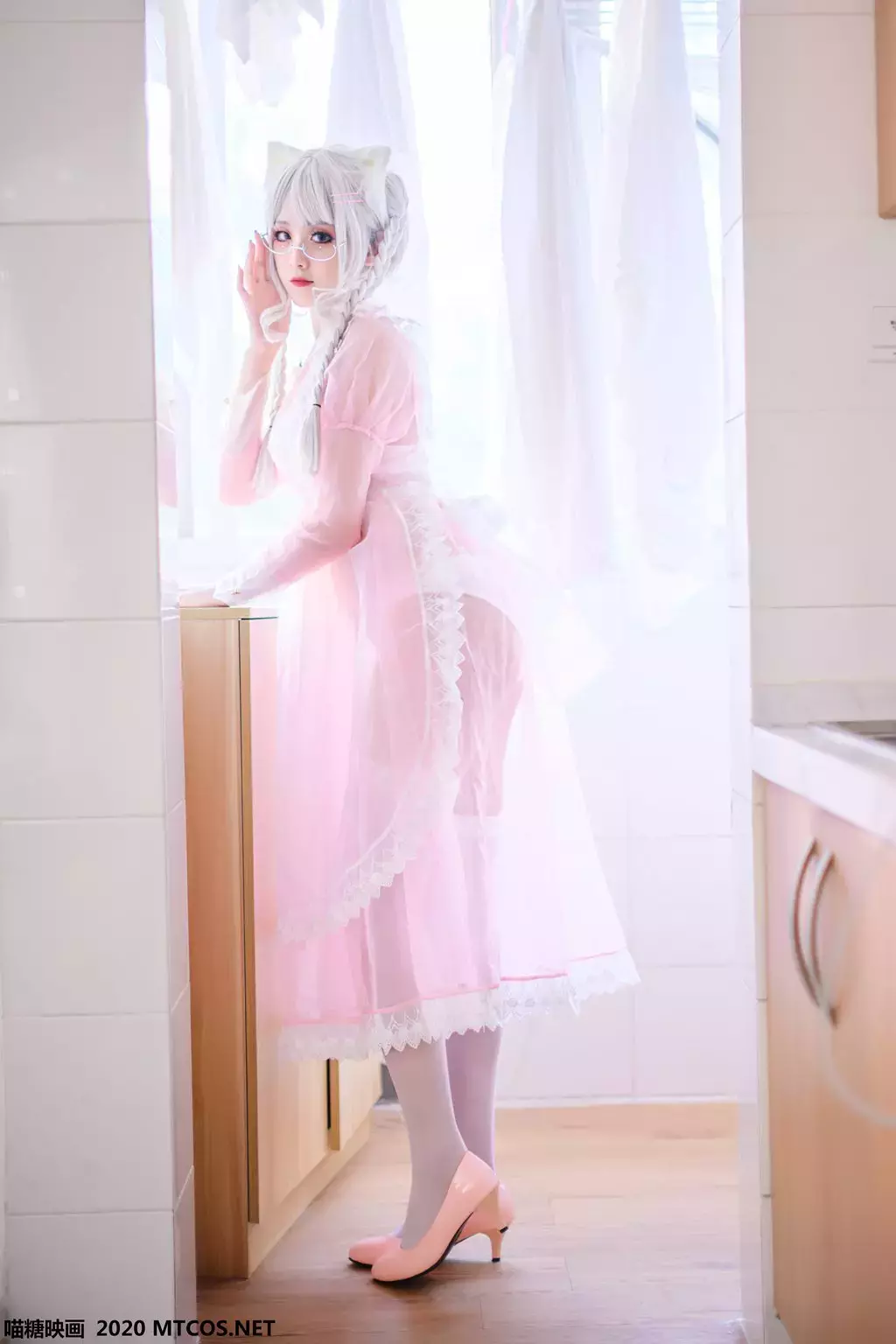 喵糖映画少女写真 VOL.149 粉色透明白丝姓感女仆 唯美性感身材美女图片壁纸-丽图社