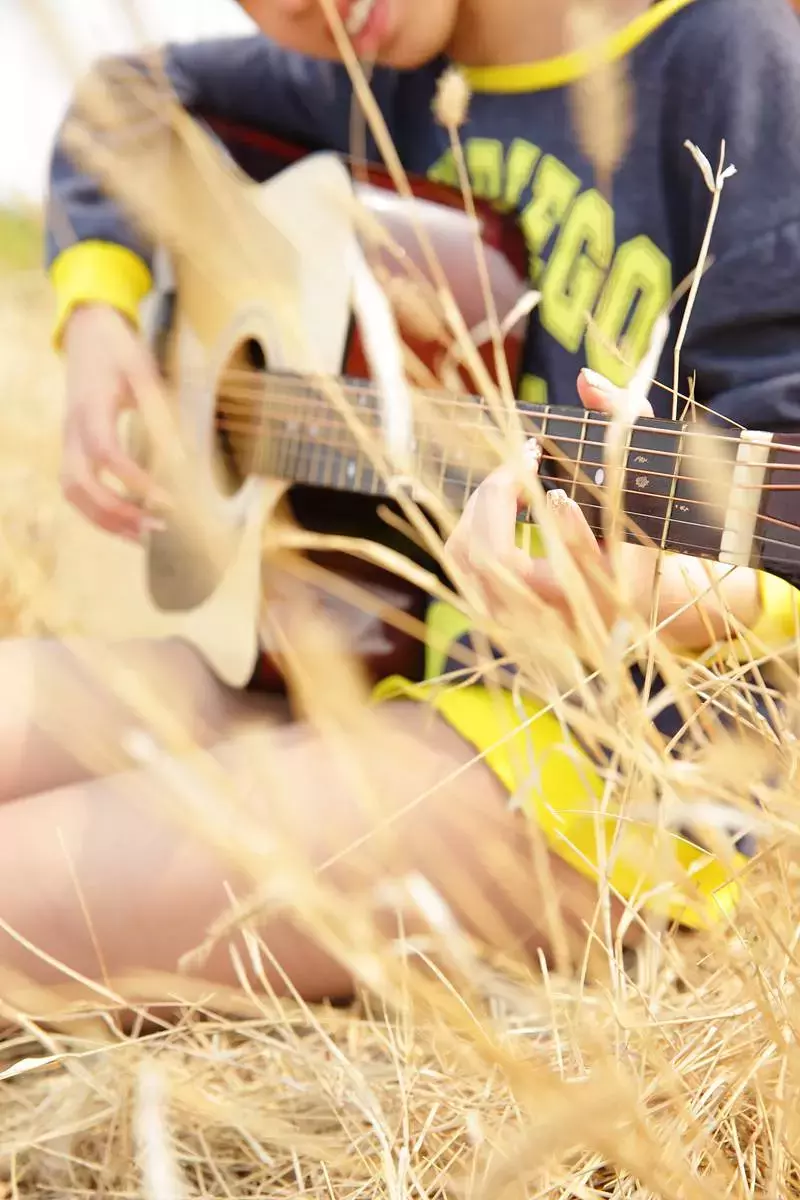 [AISS爱丝]写真 NO.017 树下，你会为我的天衣无缝所迷倒吗？ 高颜值好身材美女壁纸高清好看-丽图社